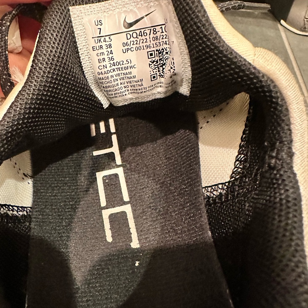 Nike Metacon Women’s sneakers .. very comfortable